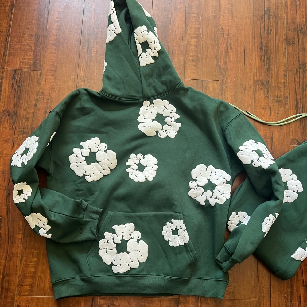 Dark Green Hoodie and Sweat Pants - Size XL